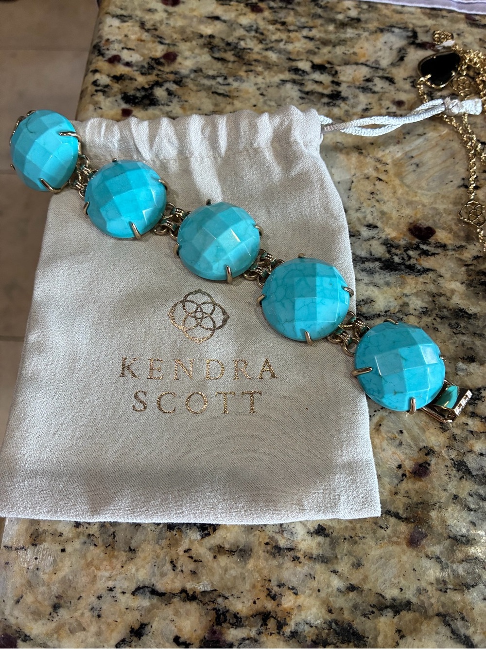 Vintage Kendra Scott gold Cassie. Bracelet in turquoise